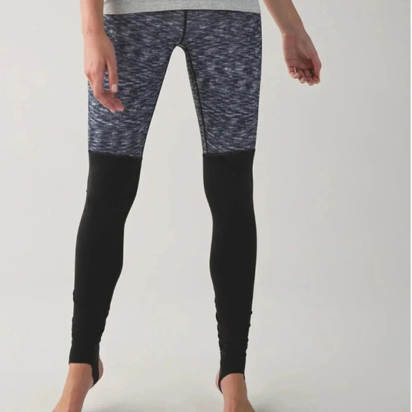 Lululemon Wunder Under Stirrup Leggings Yoga Pants Striped Black Gray Size 4 - Picture 2 of 11